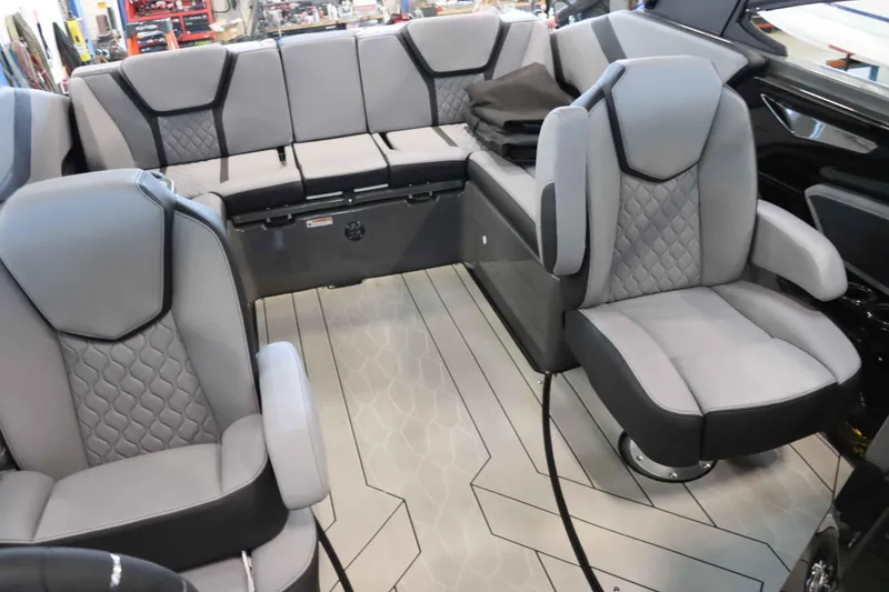 Slide: The Image of Yamaha 255XE 2025 - 19