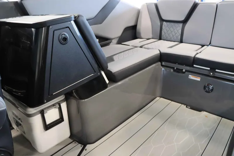 Slide: The Image of Yamaha 255XE 2025 - 20