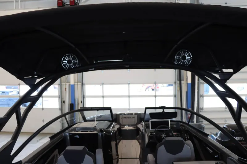 Slide: The Image of Yamaha 255XE 2025 - 7