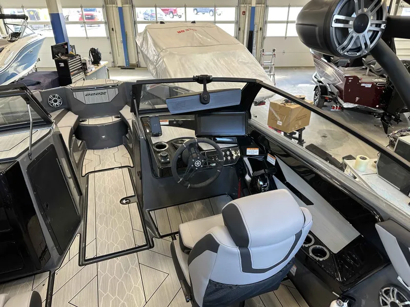 Slide: The Image of Yamaha 222XE 2025 - 6