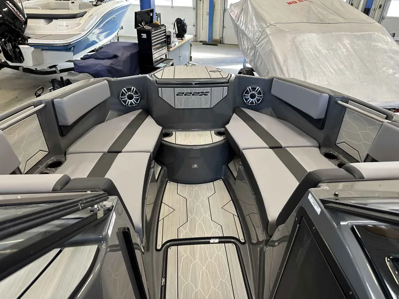 Slide: The Image of Yamaha 222XE 2025 - 8