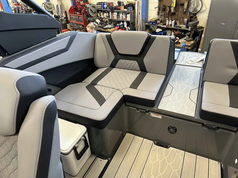 Slide: The Image of Yamaha 222XE 2025 - 9