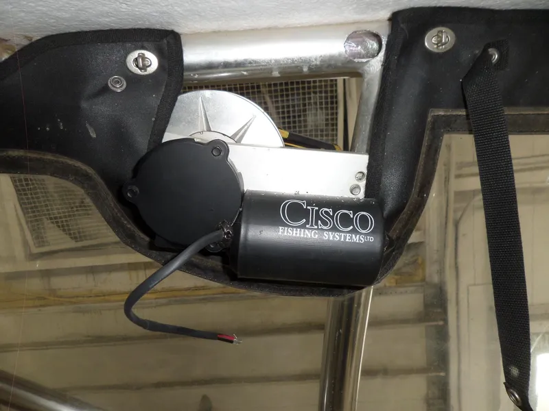 Slide: The Image of Cisco Fishing Systems equipment on a 1999 Sport-Craft 251 WA boat. - 23
