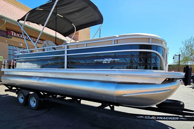 Slide: The Image of Sun Tracker SportFish 22 DLX 2024 - 4
