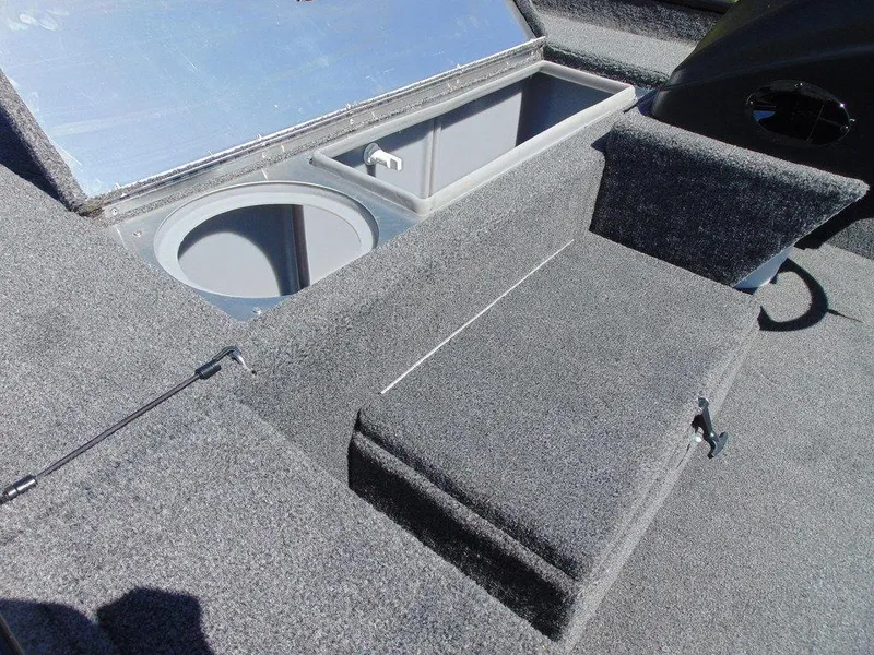 Slide: The Image of Crestliner 1700 Storm 2025 - 3