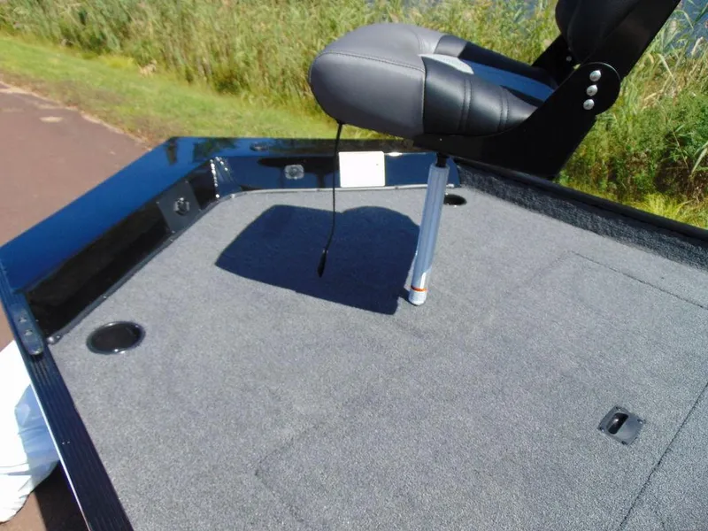 Slide: The Image of Crestliner 1700 Storm 2025 - 4