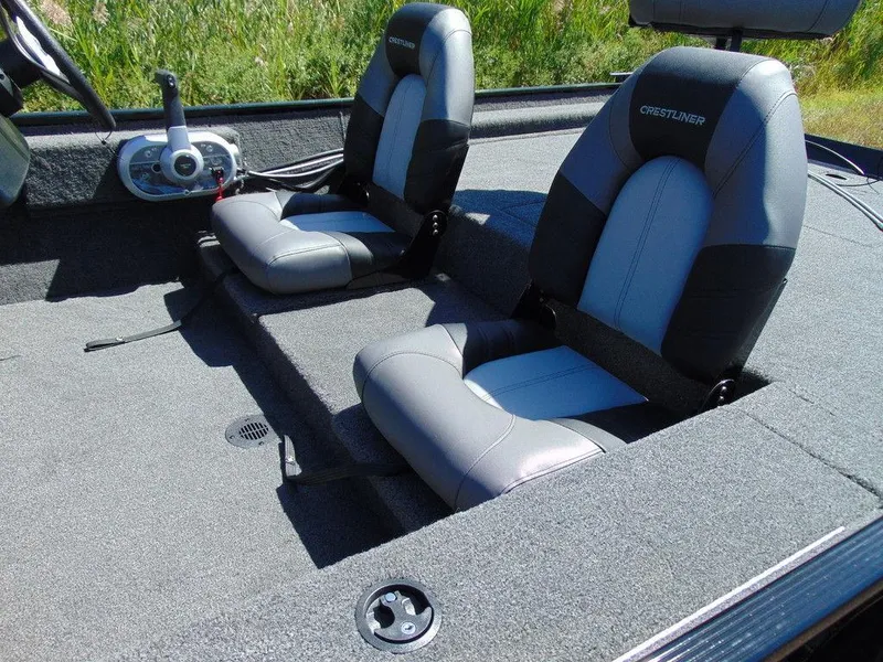 Slide: The Image of Crestliner 1700 Storm 2025 - 5