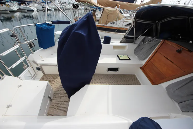 Slide: The Image of Cockpit of 1993 Catalina 42 MKI sailboat with covered helm and seating. - 22