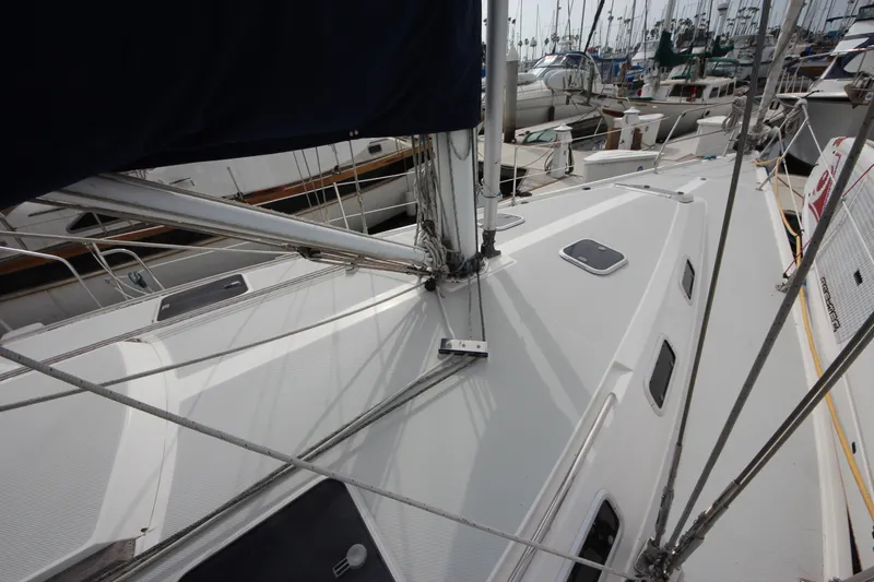 Slide: The Image of Sailboat deck view of 1993 Catalina 42 MKI in marina setting. - 28
