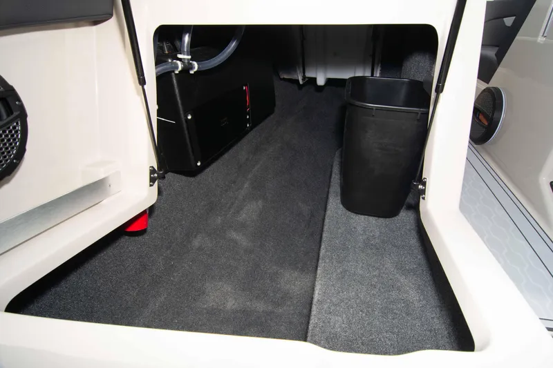 Slide: The Image of MasterCraft XT24 2025 - 61