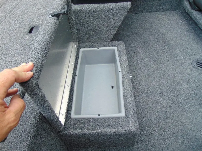 Slide: The Image of Crestliner 1700 Storm 2025 - 11