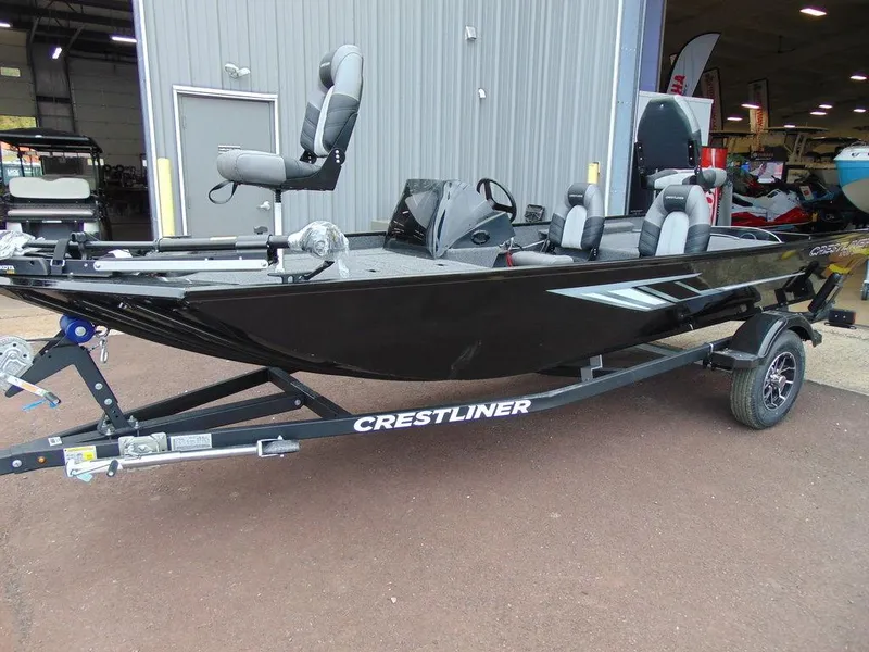 Slide: The Image of Crestliner 1700 Storm 2025 - 12