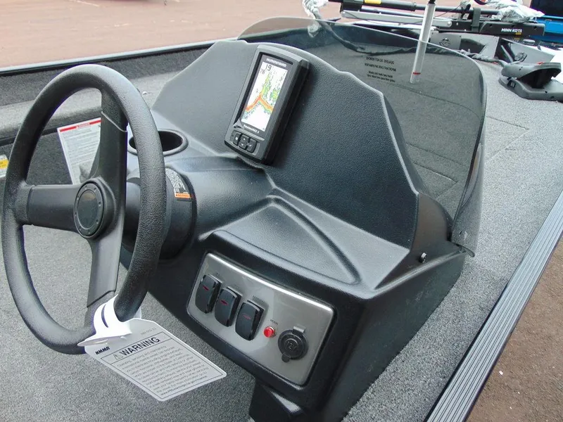 Slide: The Image of Crestliner 1700 Storm 2025 - 4