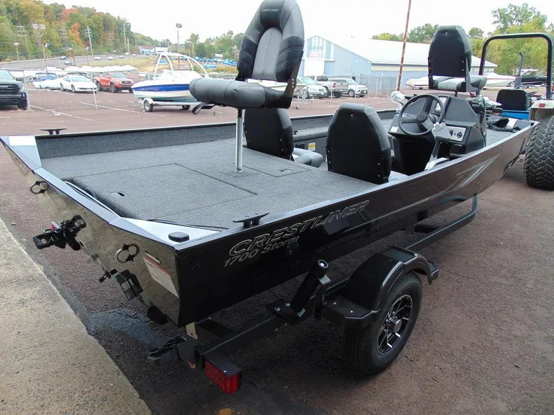 Slide: The Image of Crestliner 1700 Storm 2025 - 5