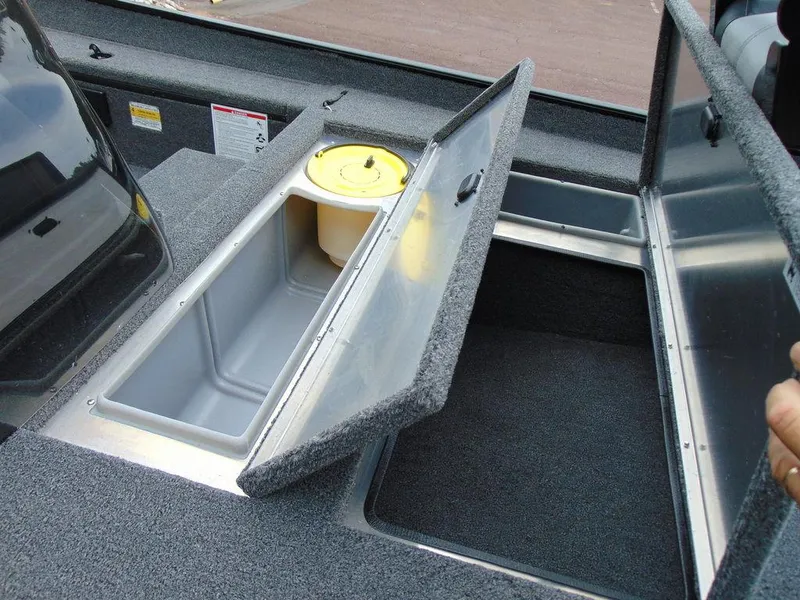 Slide: The Image of Crestliner 1700 Storm 2025 - 8