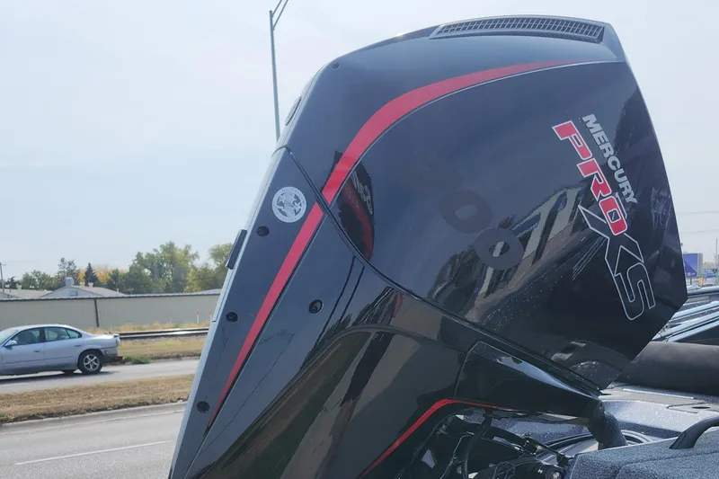 Slide: The Image of 2025 Lund 189 Tyee GL with Mercury Pro XS outboard motor. - 23