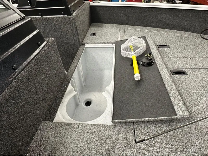 Slide: The Image of Lund 1650 Angler Sport 2025 - 12