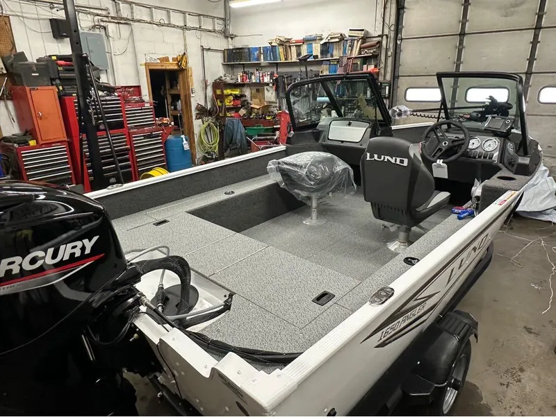 Slide: The Image of Lund 1650 Angler Sport 2025 - 17