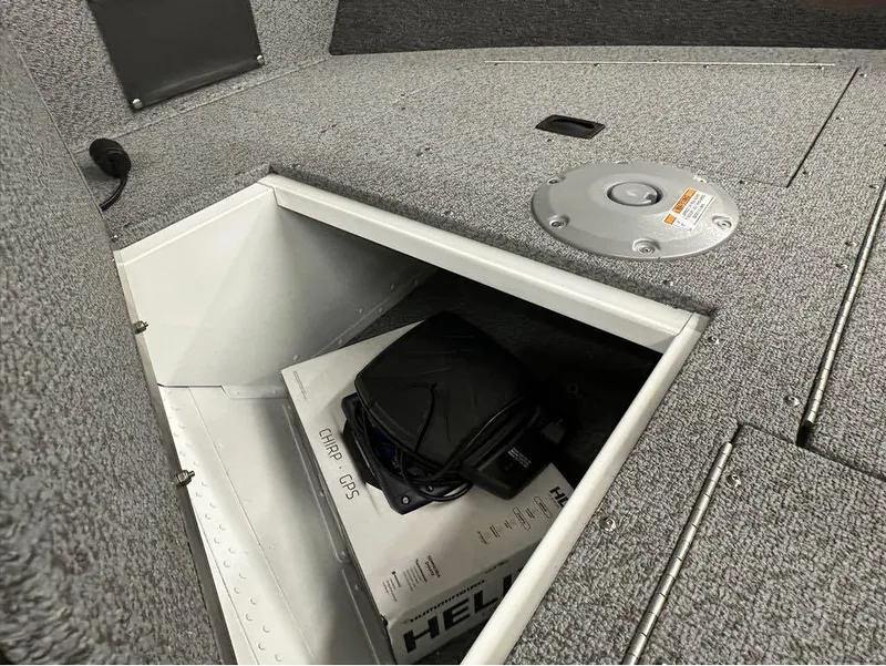 Slide: The Image of Lund 1650 Angler Sport 2025 - 4