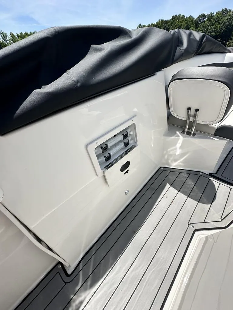 Slide: The Image of Starcraft svx 211 cc 2024 - 12