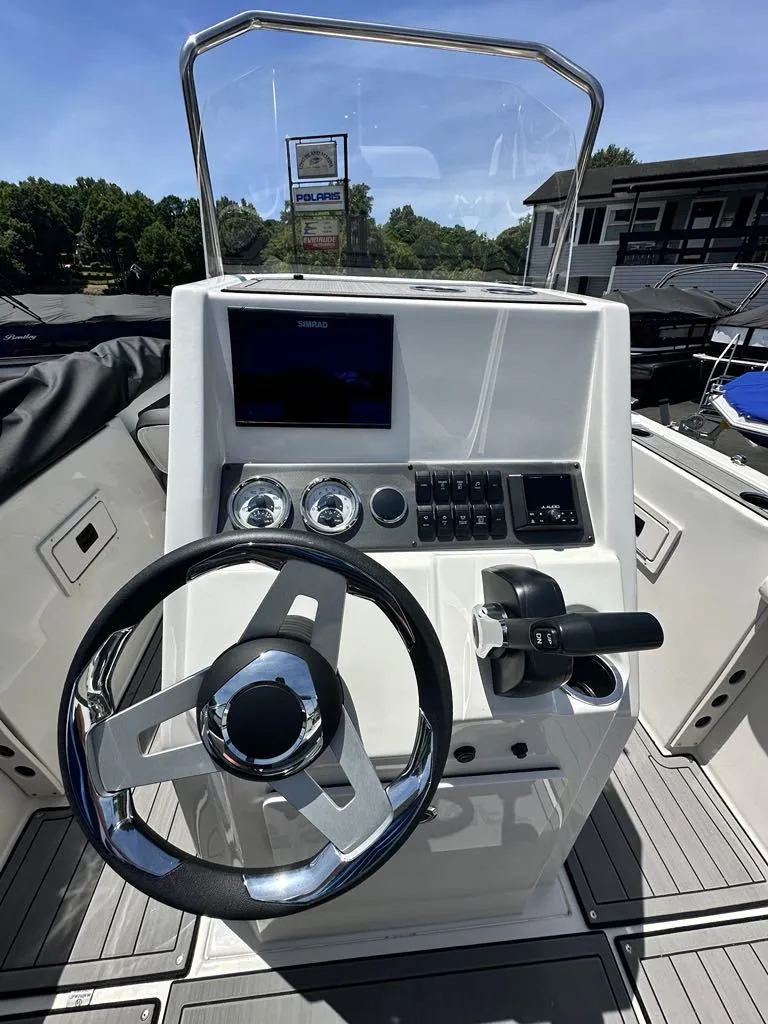 Slide: The Image of Starcraft svx 211 cc 2024 - 17