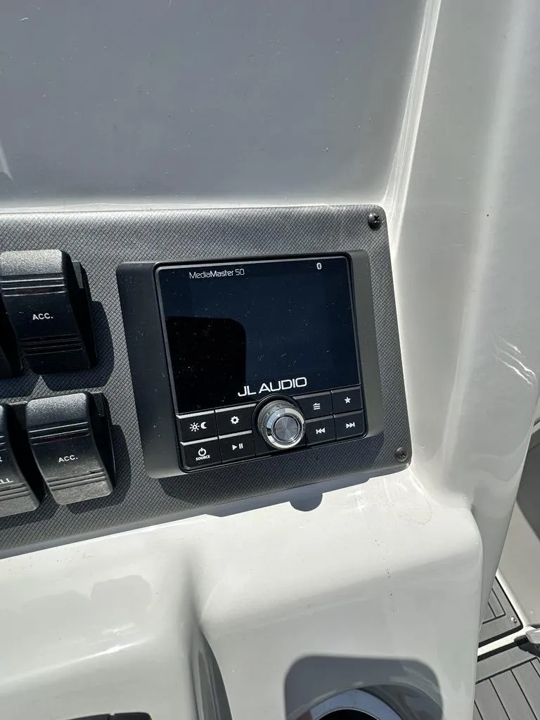 Slide: The Image of Starcraft svx 211 cc 2024 - 3