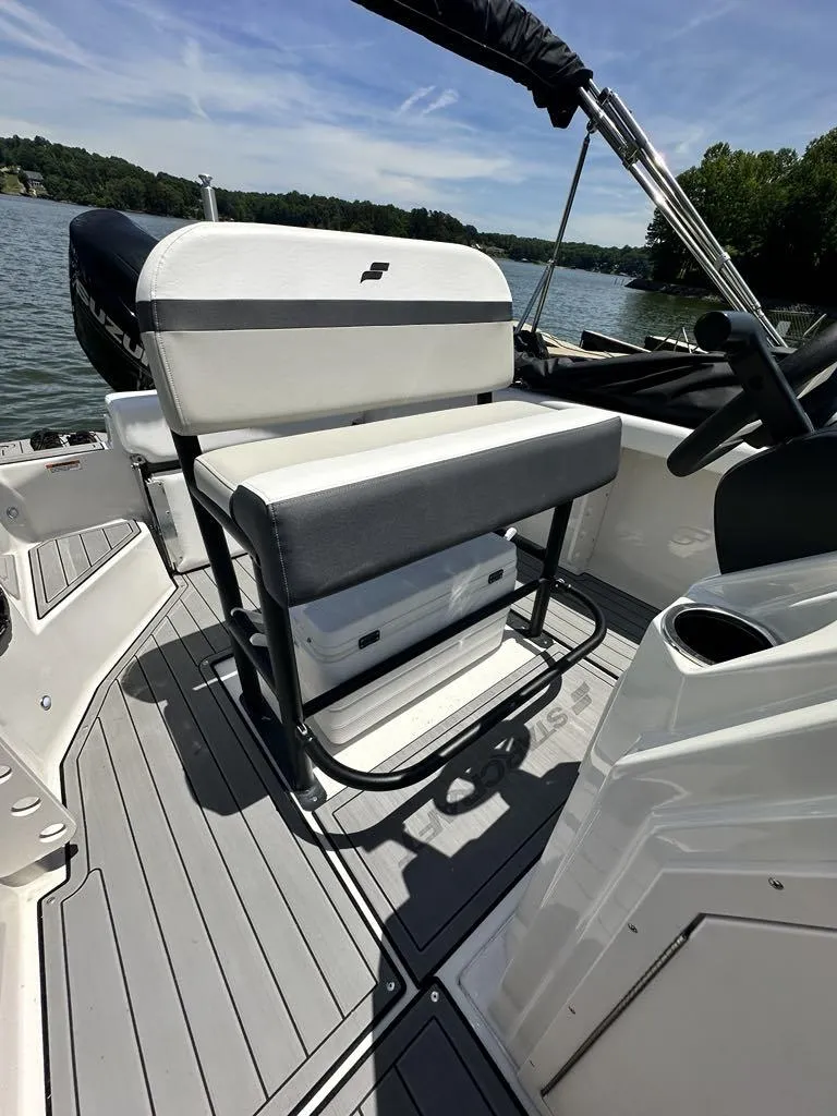 Slide: The Image of Starcraft svx 211 cc 2024 - 7