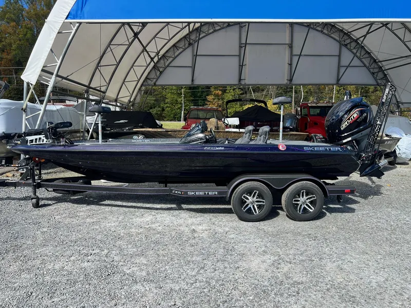 Slide: The Image of Skeeter ZXR 20 2025 - 11