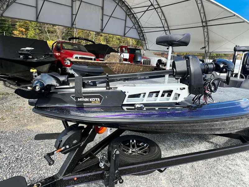 Slide: The Image of Skeeter ZXR 20 2025 - 15