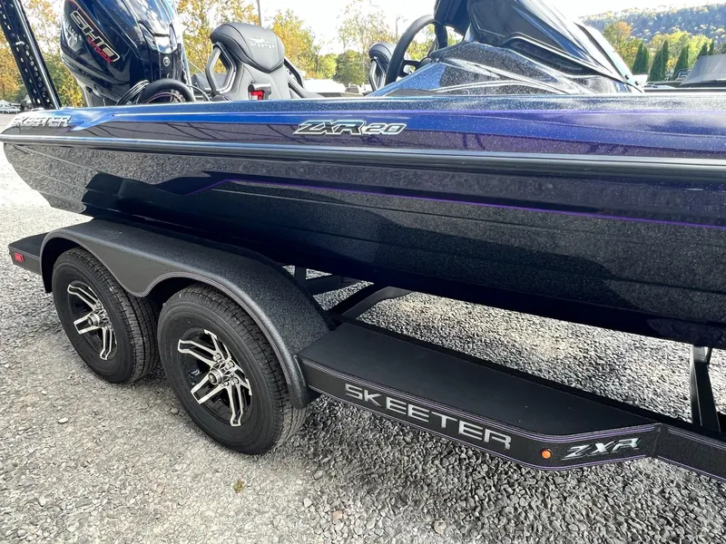 Slide: The Image of Skeeter ZXR 20 2025 - 17