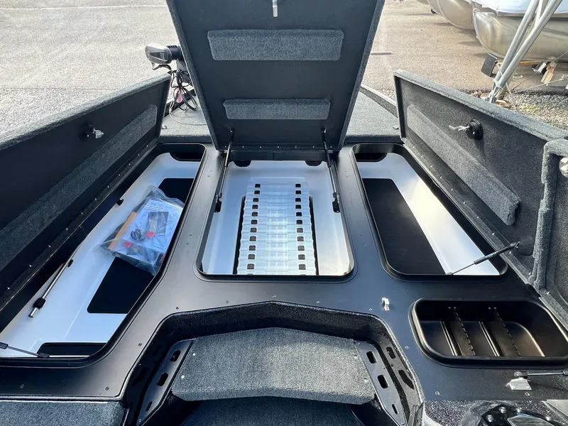 Slide: The Image of Skeeter ZXR 20 2025 - 31