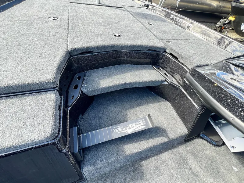 Slide: The Image of Skeeter ZXR 20 2025 - 40