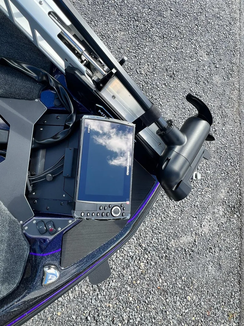 Slide: The Image of Skeeter ZXR 20 2025 - 6