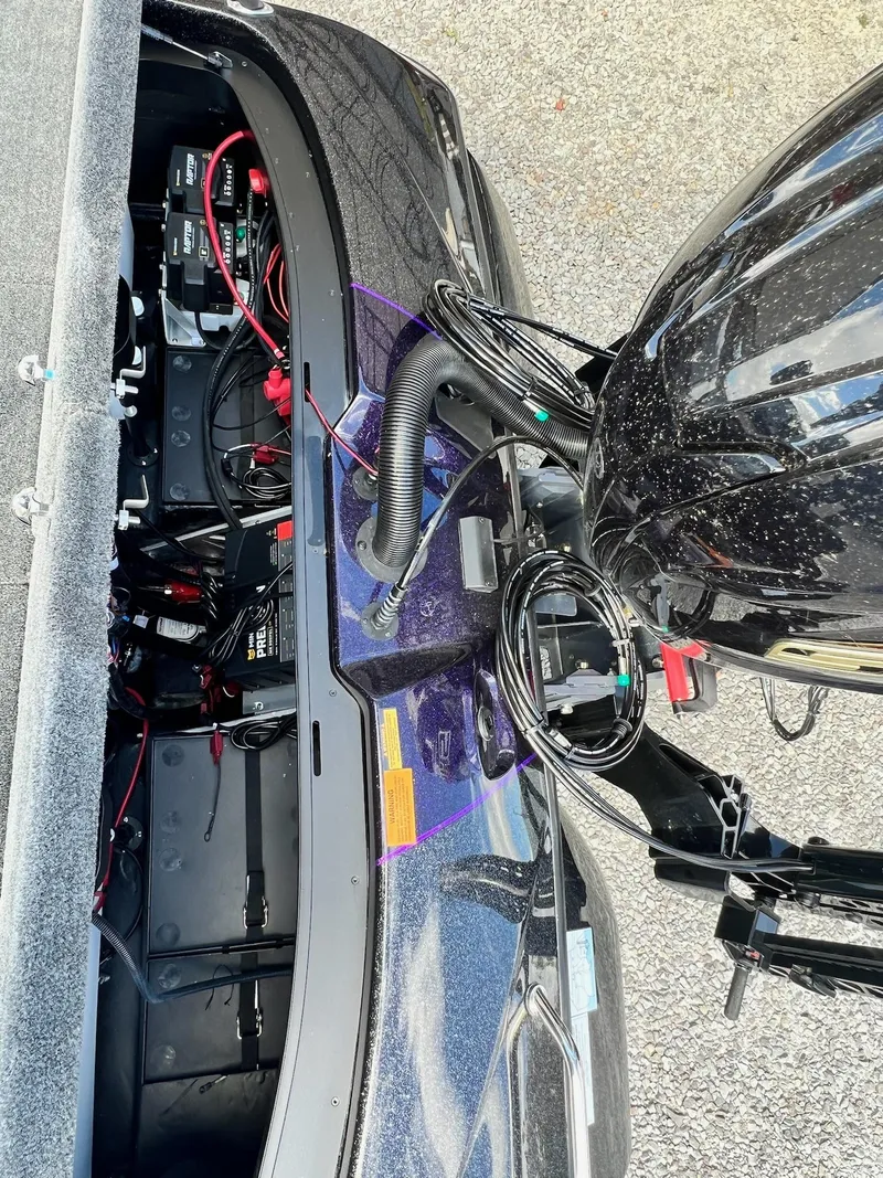 Slide: The Image of Skeeter ZXR 20 2025 - 7