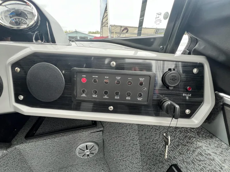 Slide: The Image of Starcraft Fishmaster 196 2025 - 14