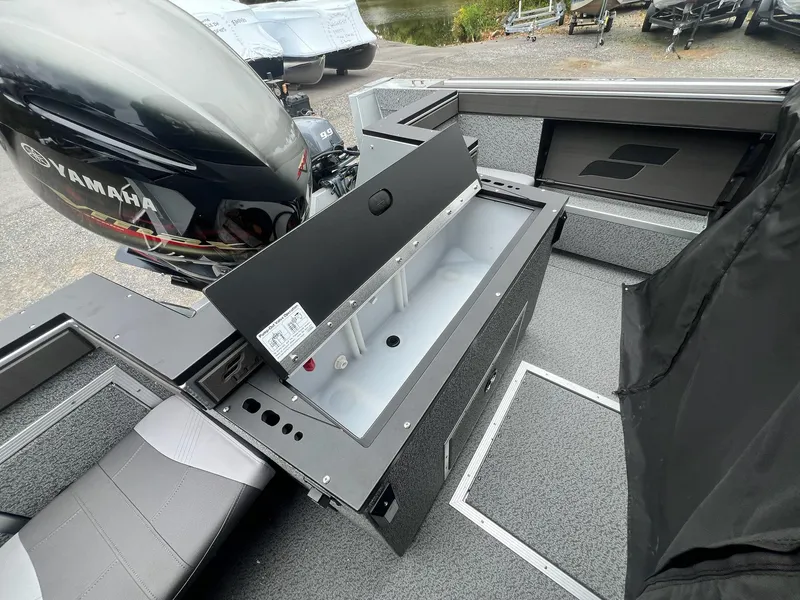 Slide: The Image of Starcraft Fishmaster 196 2025 - 15