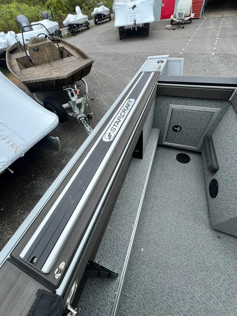 Slide: The Image of Starcraft Fishmaster 196 2025 - 22