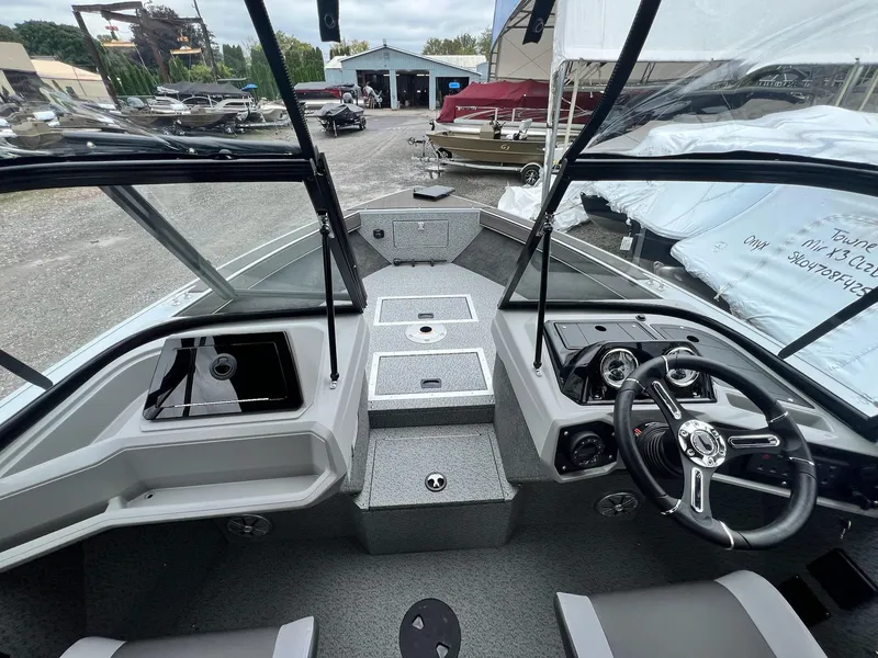 Slide: The Image of Starcraft Fishmaster 196 2025 - 26