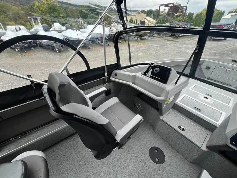 Slide: The Image of Starcraft Fishmaster 196 2025 - 30