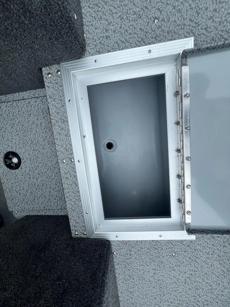 Slide: The Image of Starcraft Fishmaster 196 2025 - 35