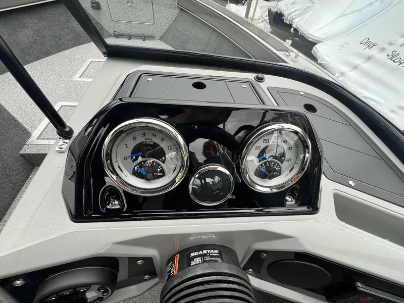 Slide: The Image of Starcraft Fishmaster 196 2025 - 39