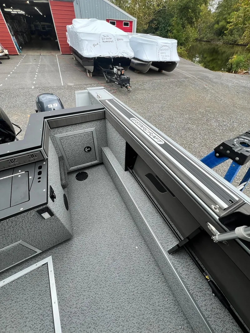 Slide: The Image of Starcraft Fishmaster 196 2025 - 40