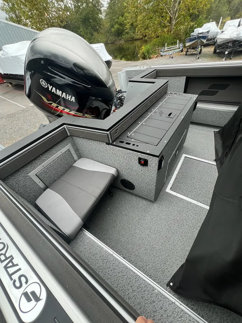 Slide: The Image of Starcraft Fishmaster 196 2025 - 42