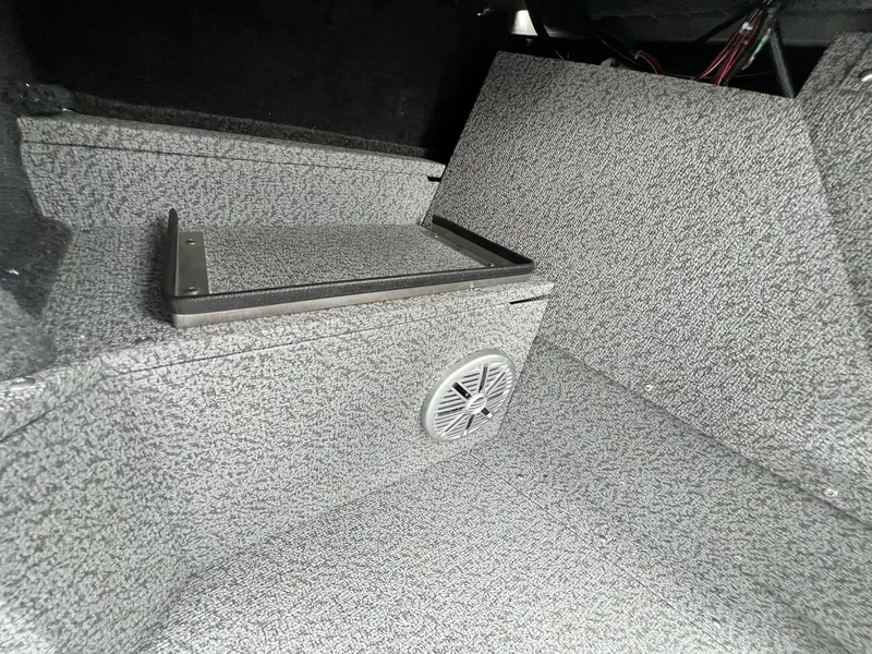 Slide: The Image of Starcraft Fishmaster 196 2025 - 7