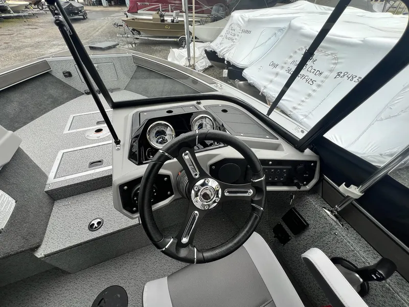 Slide: The Image of Starcraft Fishmaster 196 2025 - 9