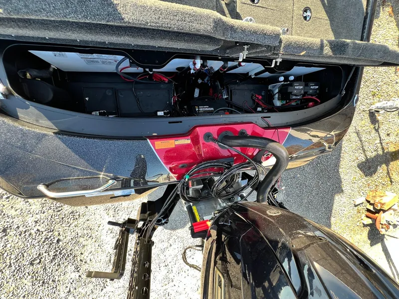 Slide: The Image of Skeeter ZXR 20 2025 - 12