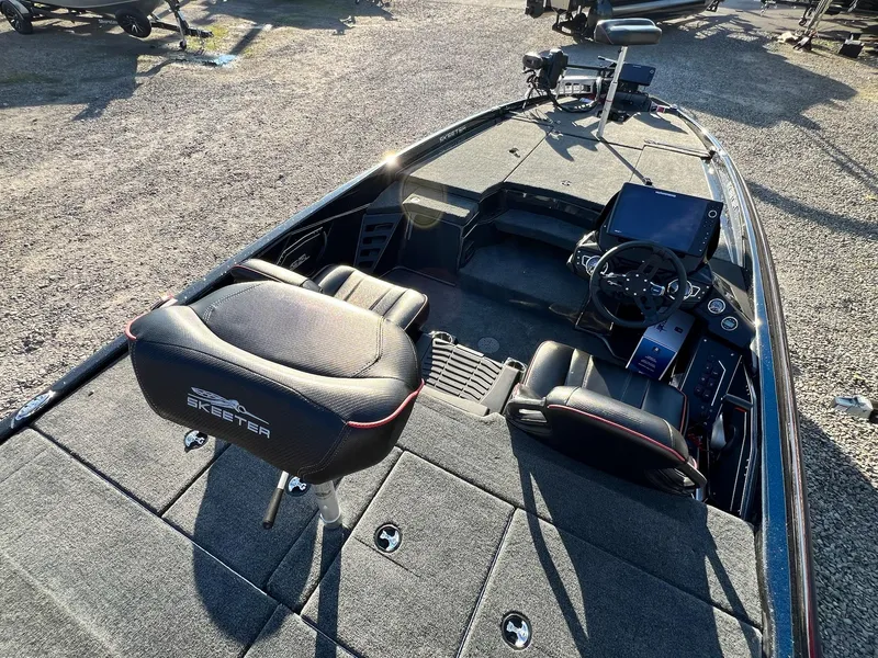 Slide: The Image of Skeeter ZXR 20 2025 - 14