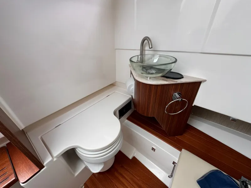 Slide: The Image of Pursuit S 328 Sport 2023 - 50