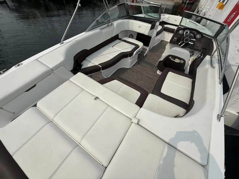 Slide: The Image of Cobalt 220S 2023 - 100