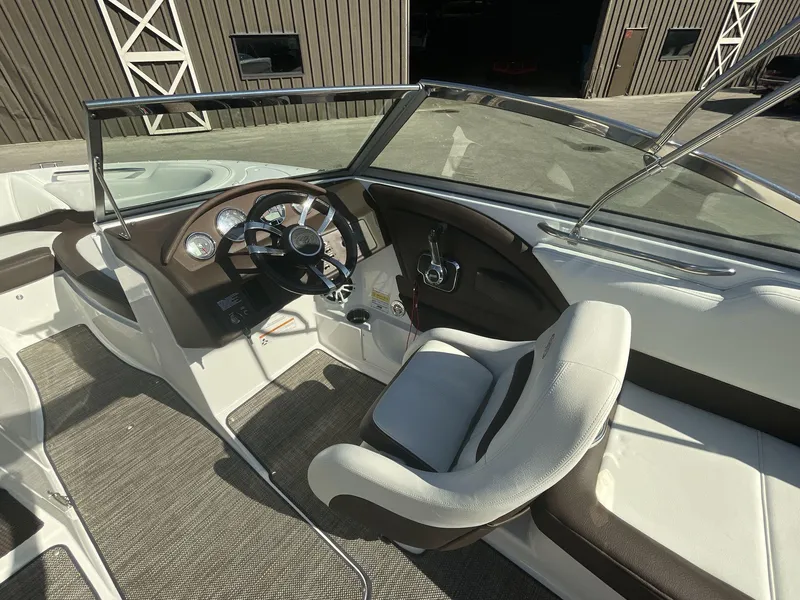 Slide: The Image of Cobalt 220S 2023 - 94